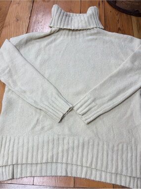 Cozy Cream Turtleneck Sweater - Women's Relaxed Fit